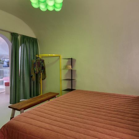 Hermes Cave House By Oias Local Cave Houses Bagian luar foto